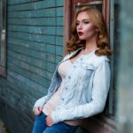 She packed her seven versalia